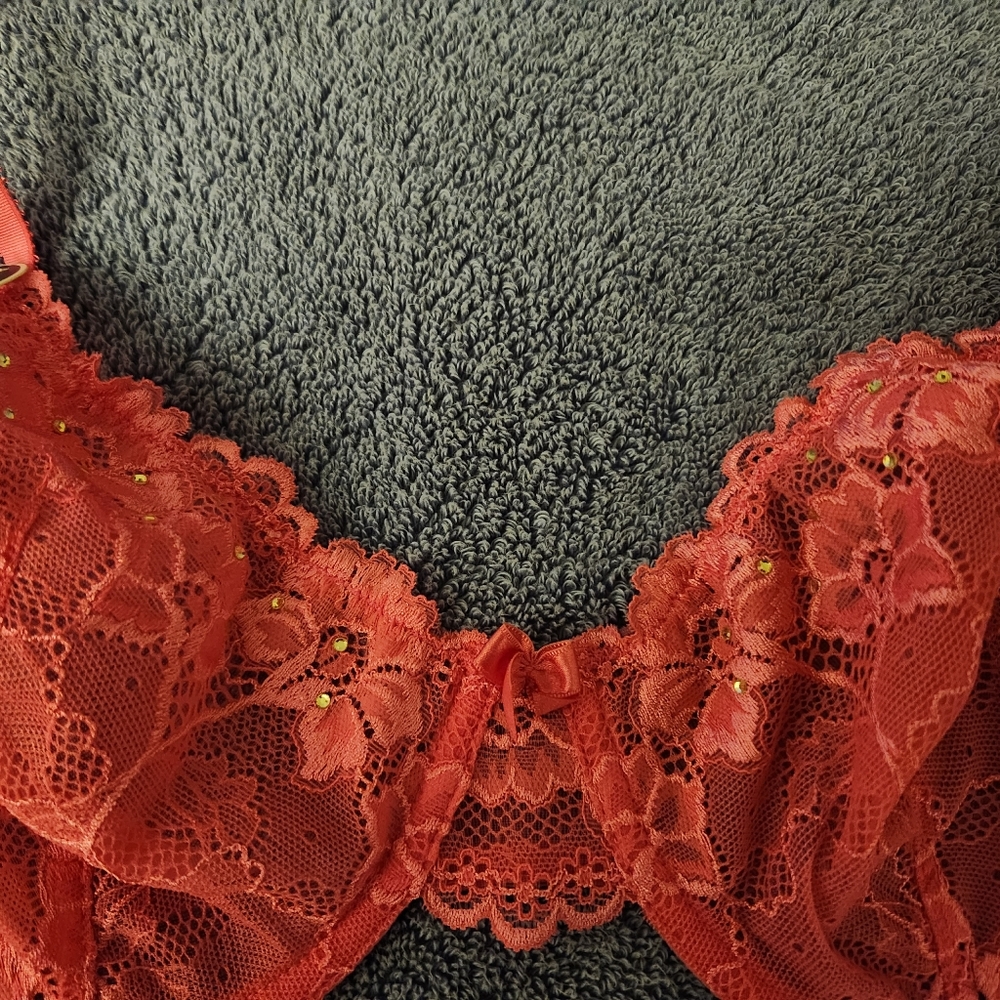 Apt9 intimates